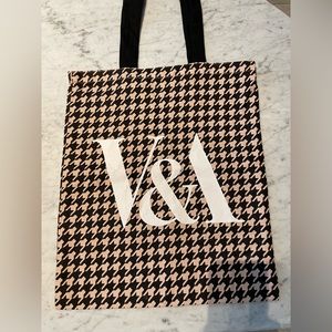 Victoria & Albert museum tote bag